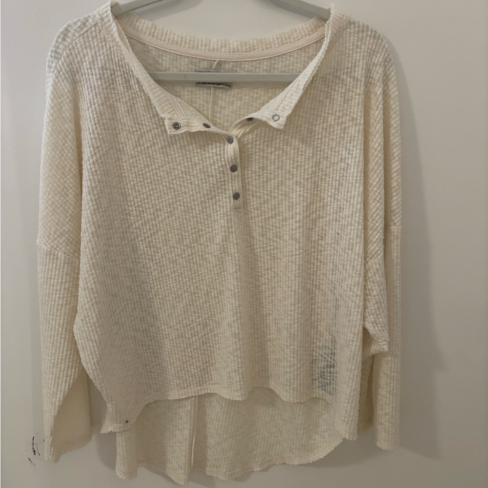 Urban Outfitters Henley Top Woman’s Size XS Crop Batwing Sleeve Ivory EUC Cream